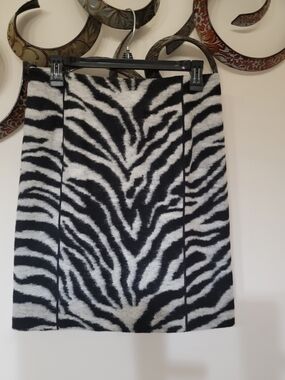Ann Taylor Black and White Zebra Print Pencil Skirt